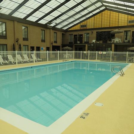 Gold Vault Inn Radcliff ภายนอก รูปภาพ