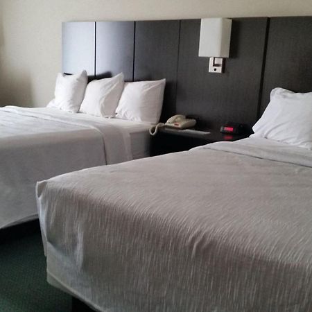 Gold Vault Inn Radcliff ภายนอก รูปภาพ