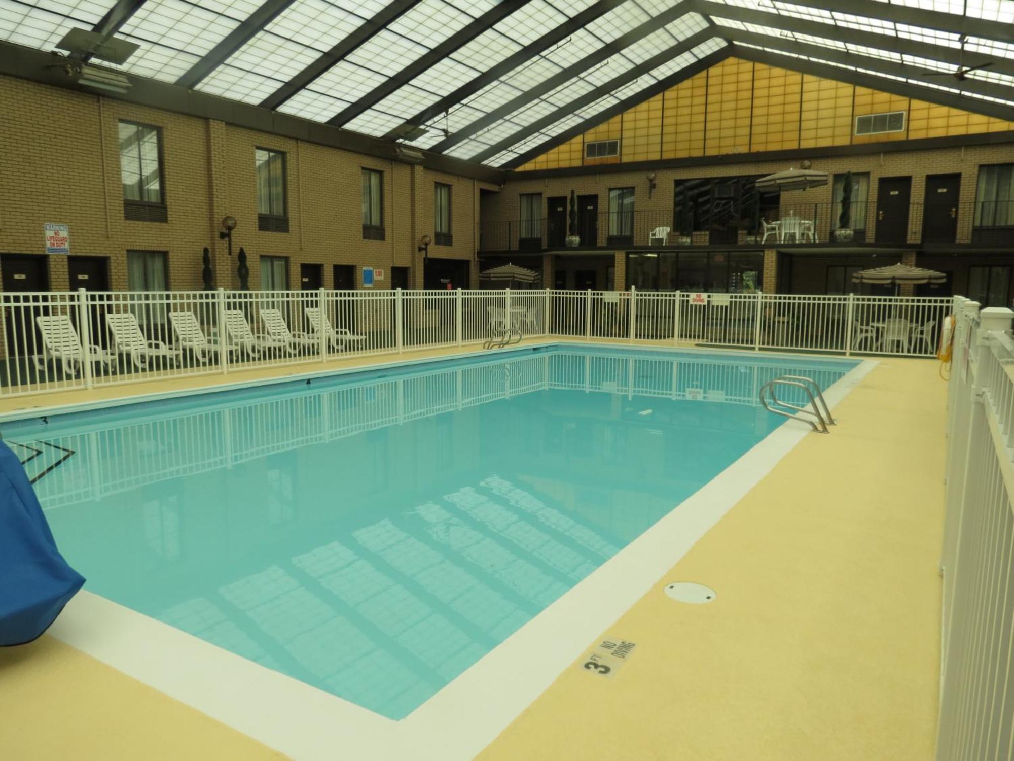 Gold Vault Inn Radcliff ภายนอก รูปภาพ