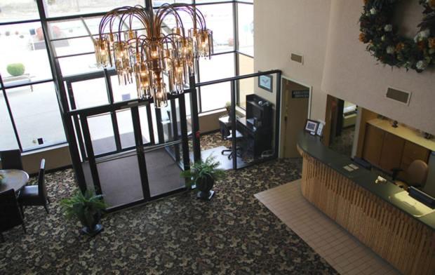 Gold Vault Inn Radcliff ภายนอก รูปภาพ