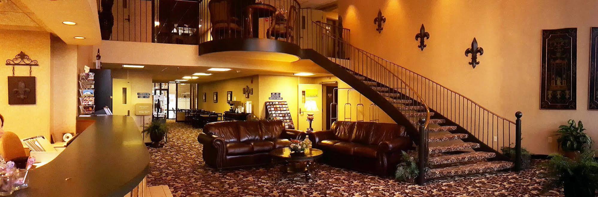 Gold Vault Inn Radcliff ภายนอก รูปภาพ