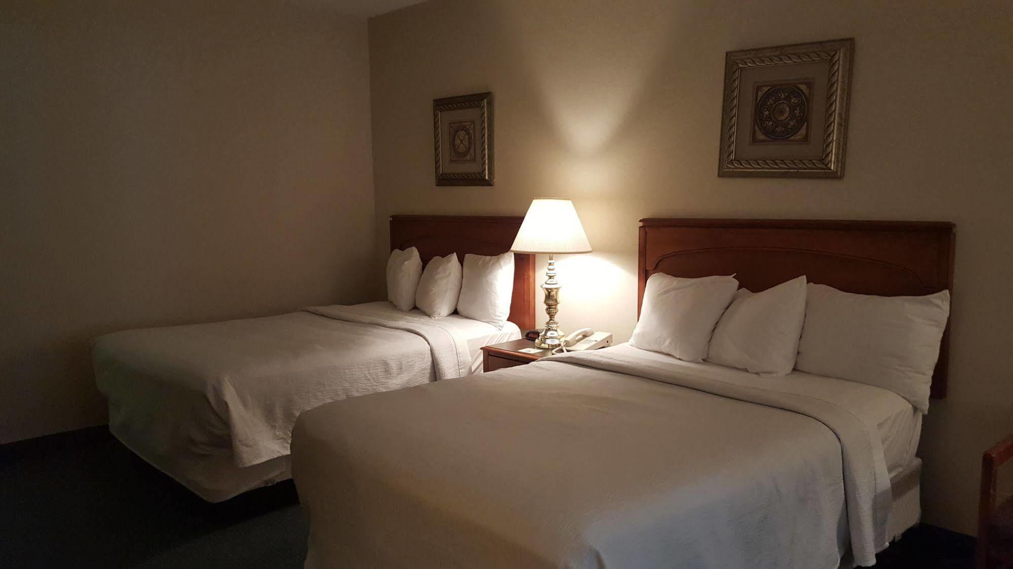 Gold Vault Inn Radcliff ภายนอก รูปภาพ